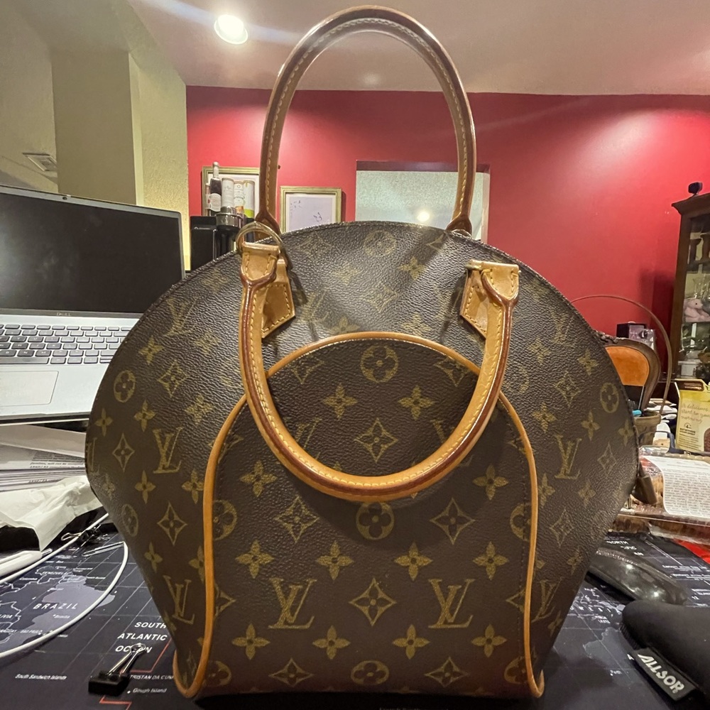 100% AUTHENTIC Louis Vuitton Monogram Canvas Ellipse PM